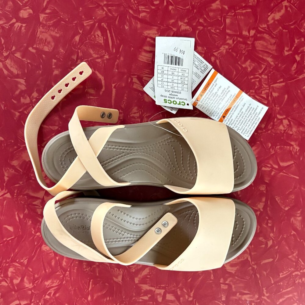 Crocs blush-colored platform wedges, Sz 7